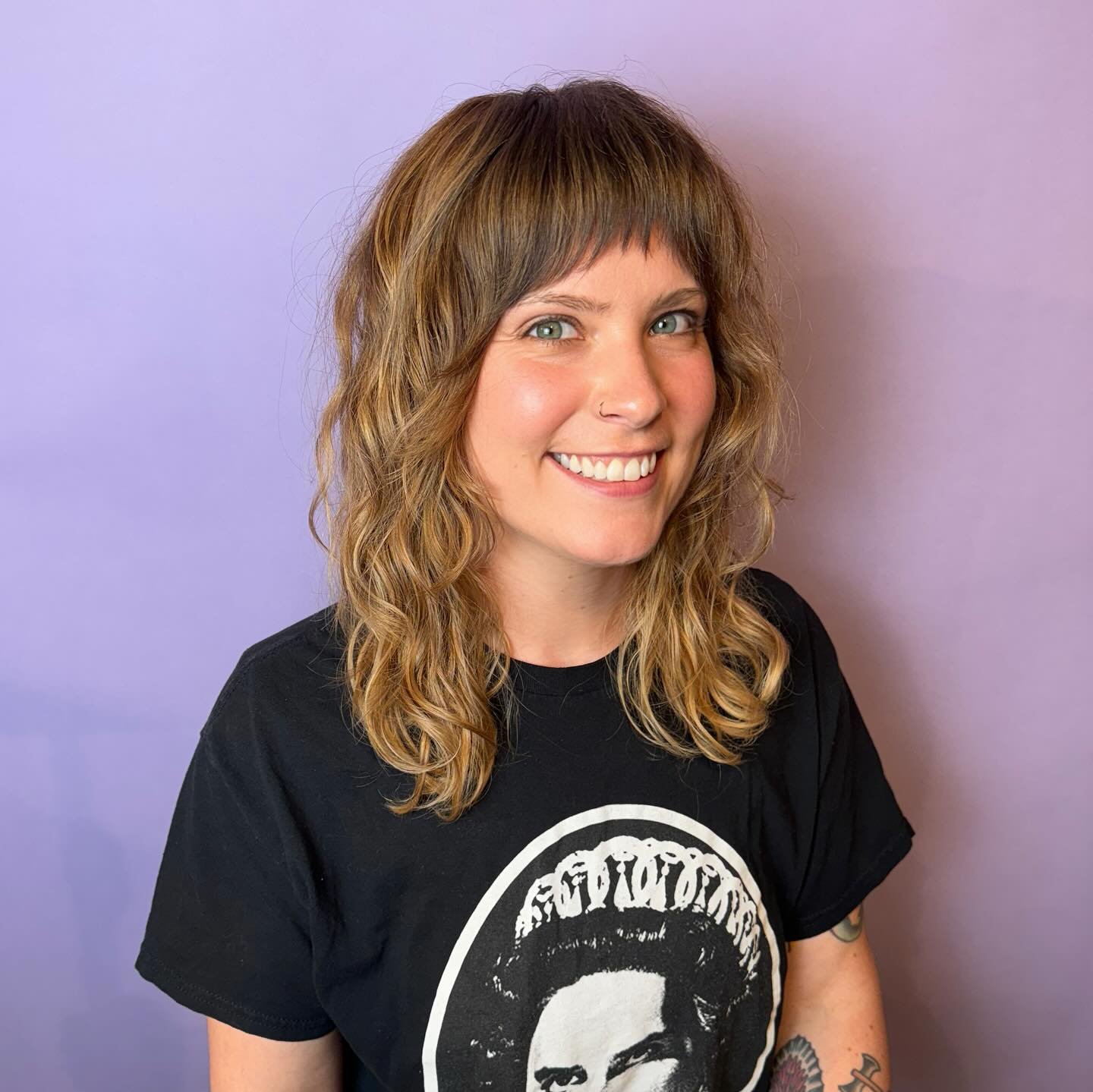 Golden Hour Balayage 🌞🌞🌞 
▶️▶️▶️ head to the last slide for the face you make when your stylist tells you to mouth breathe for the photo 😂💕

#TacomaStylist #TacomaSmallBusiness #TacomaSalon #Tacomarazorcut #Razorcut #Bangs #CurtainBangs #Mullet 