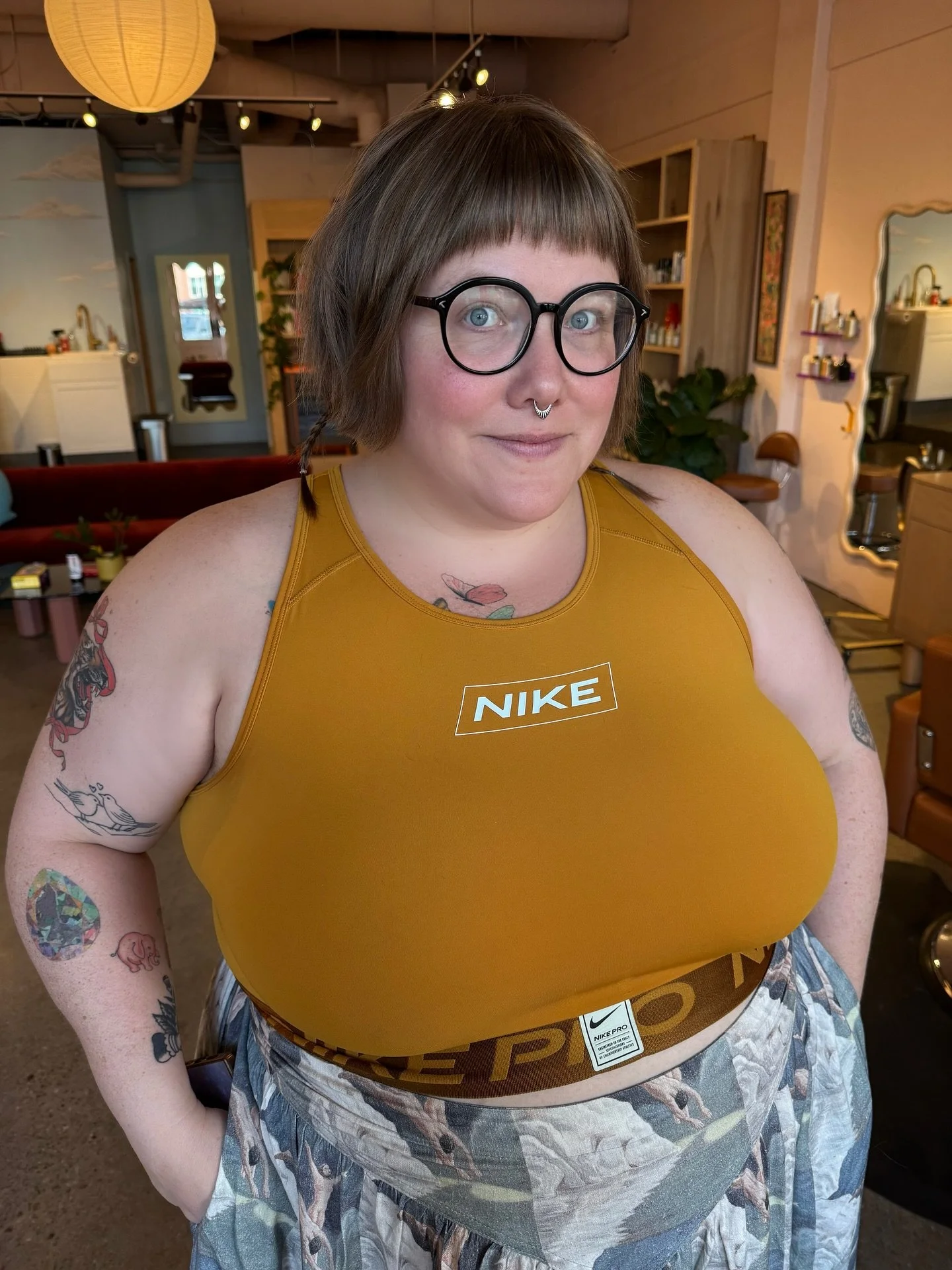 Look at how cute @thelindywest is in her iconique RatBob&trade;️ then go pre-order her new book right now or else 😚💞✨