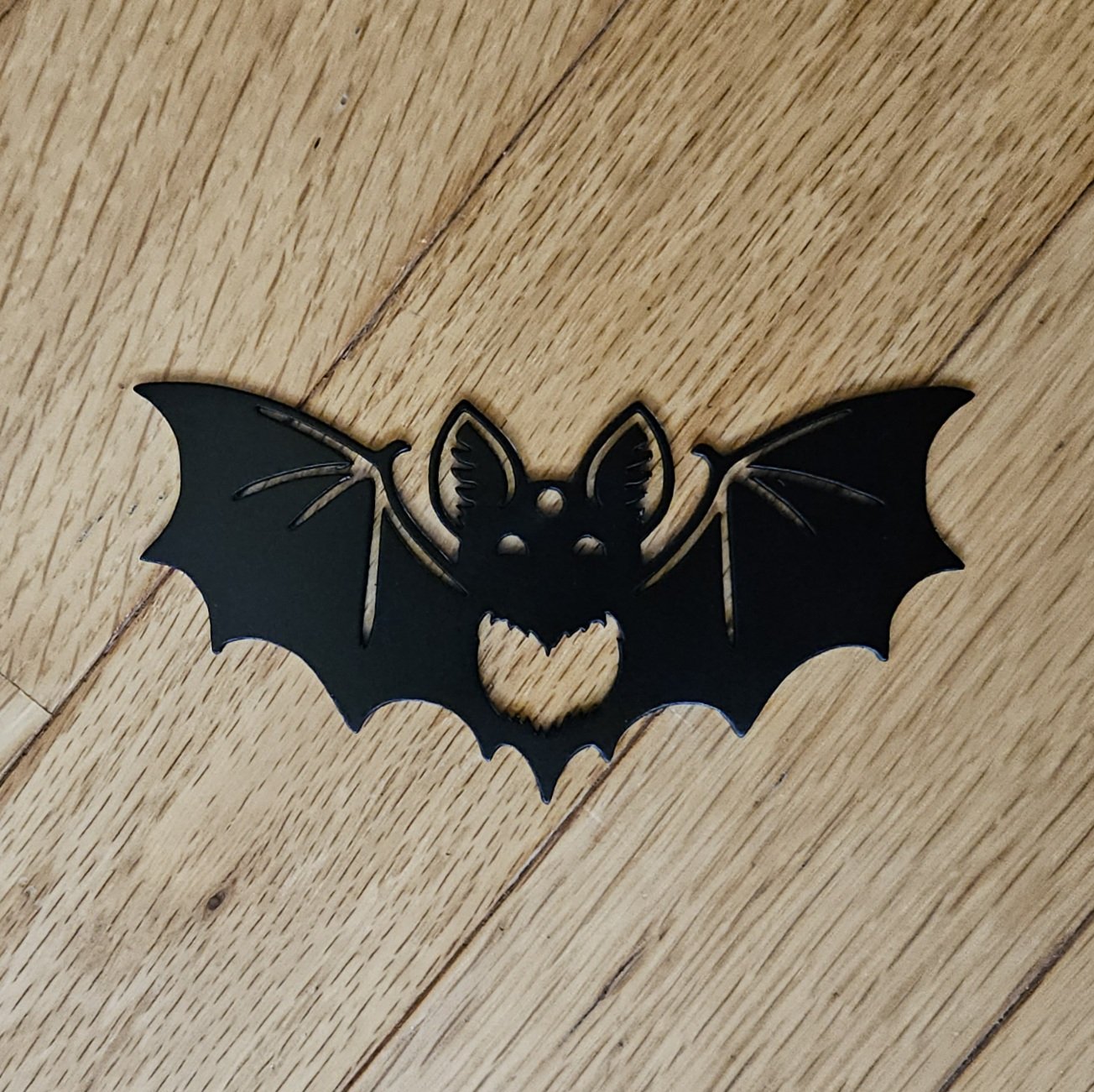 METALgarden-Bat-Cute-Black-Paint-Ornament-Wall-Decoration.jpg