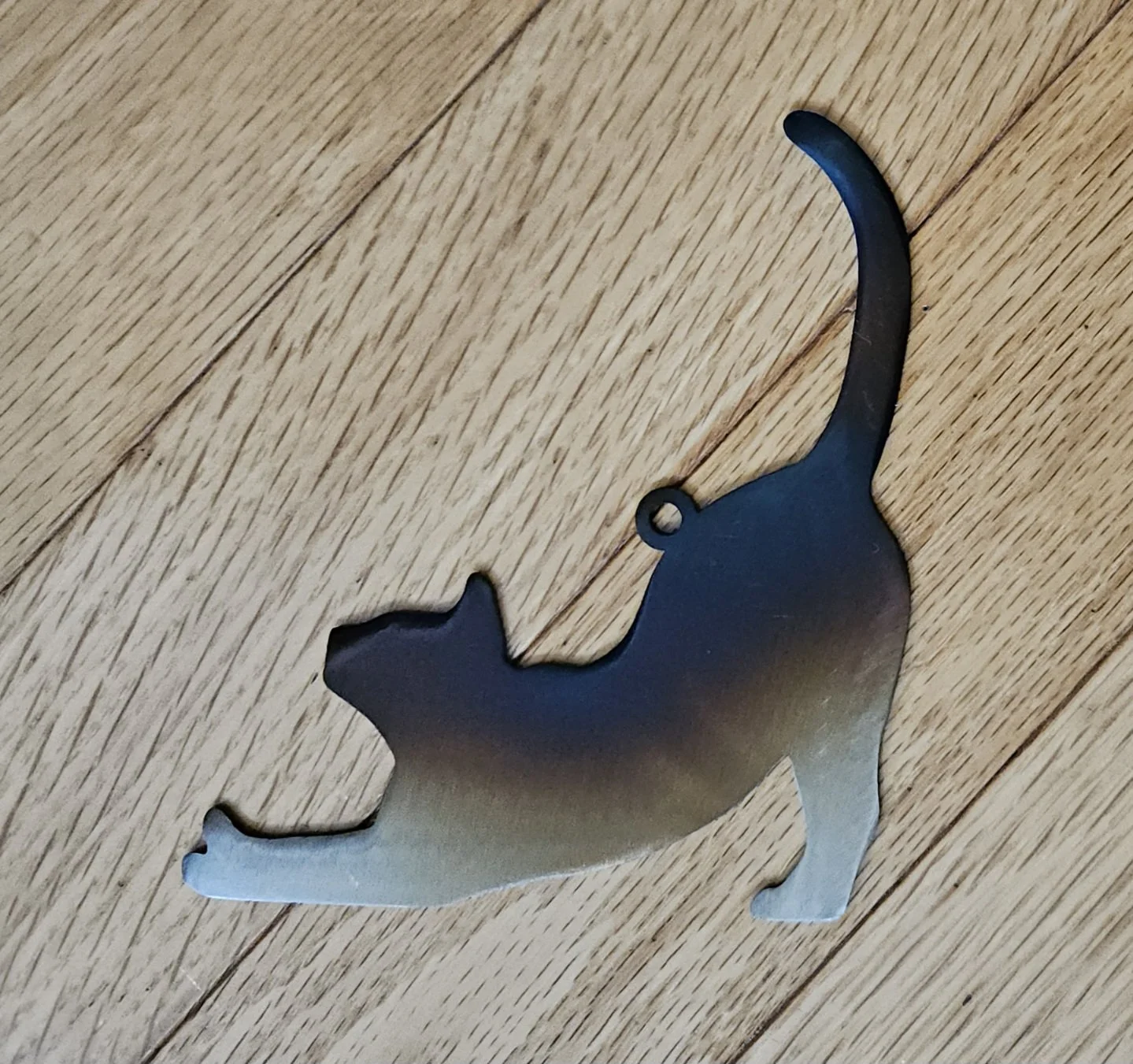 METALgarden-Cat-Stretching-Heat-Color-Ornament-Wall-Decoration.jpg
