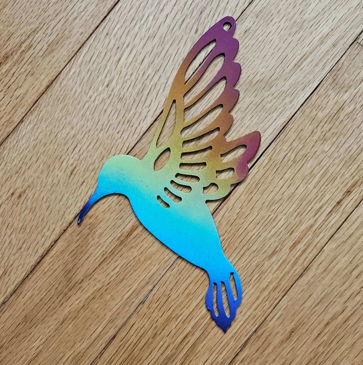 METALgarden-Hummingbird-Rainbow-Color-Paint-Ornament-Wall-Decoration.jpg