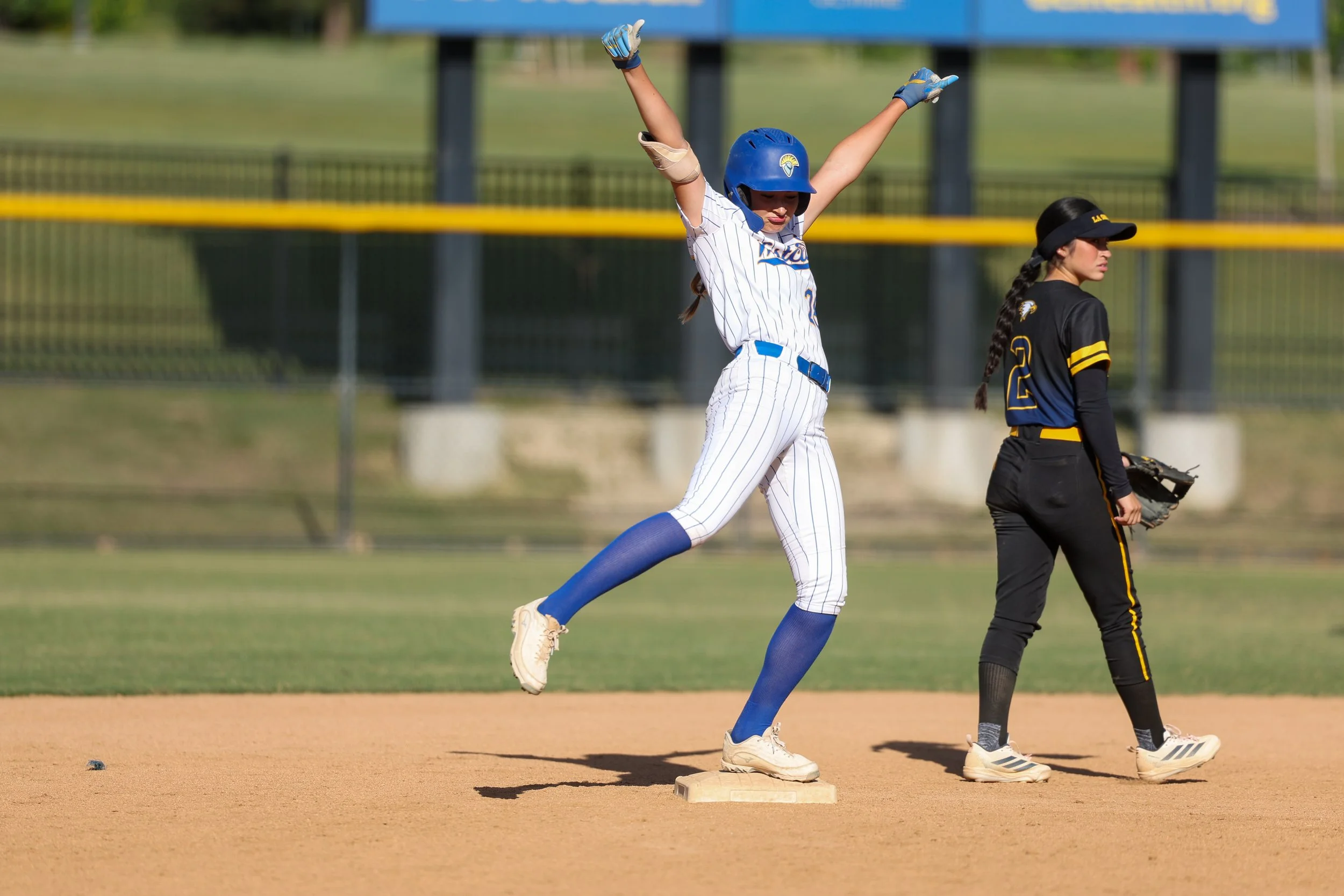 Softball-vsLaSierra-4.24.2026-202.jpg
