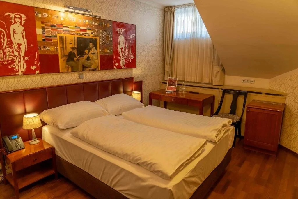 room 3.jpg