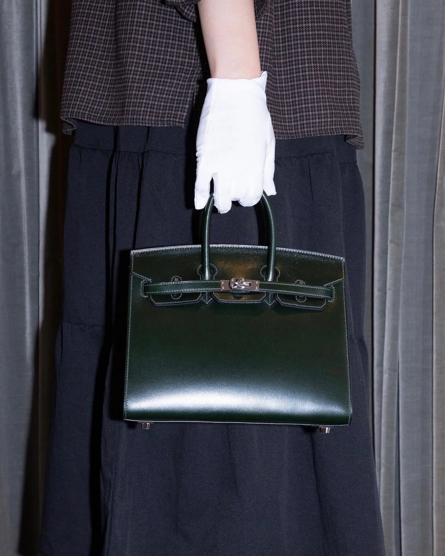 Herm&egrave;s Birkin 25 Vert Fonce Box Calf PHW 

via @ginza.xiaoma