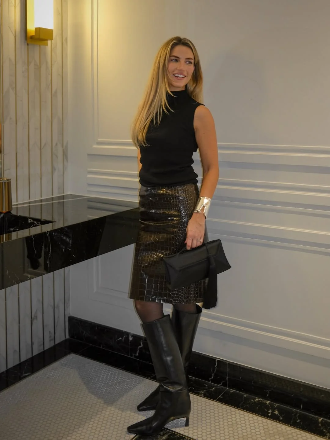 Happy Holidays 🤗🍸 ✨-3.jpg