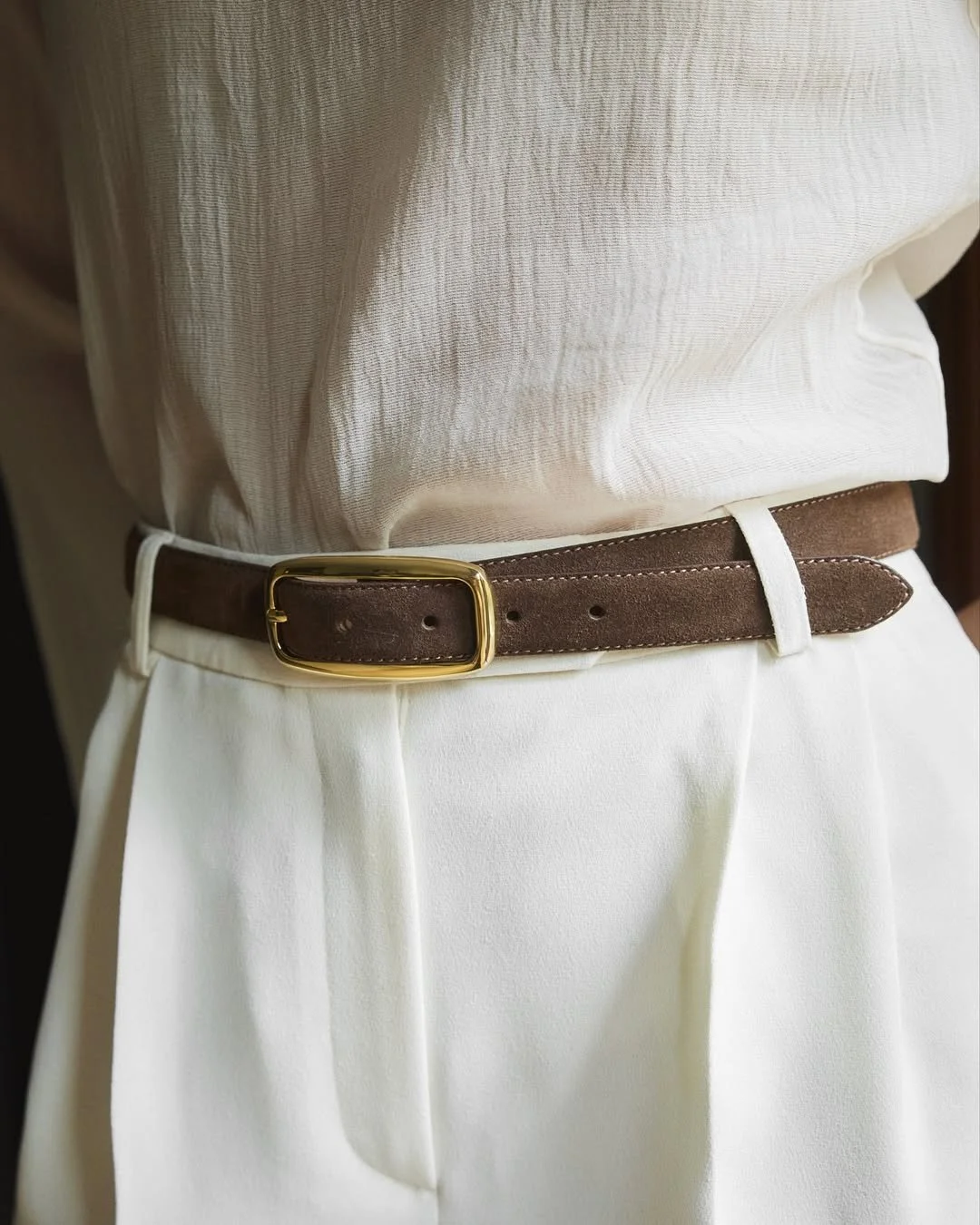 Discover our new chocolate fine leather staples. Handcrafted in Italy, Aureum belts are designed-5.jpg