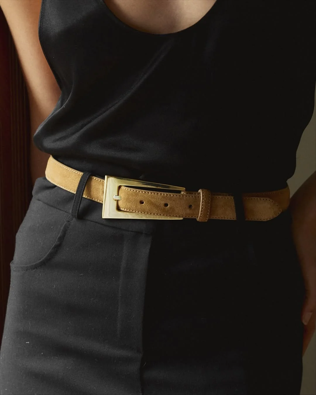 Discover seven new belts handcrafted in Italy. Every detail, from the stitching to the finish, r-7.jpg