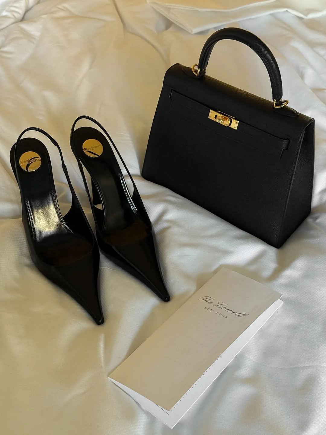 New favorite NYC hotel unlocked 🍸 @thelowellhotel-4.jpg