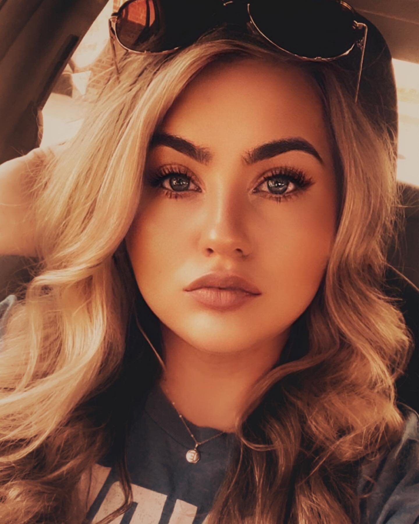 Hope everyone’s having a fantastic Friday!! ππ
#selfie #selfcare #selflovequotes #texas #texasgirl #country #dundermifflin #theoffice #instagood #friday #fridayvibes
