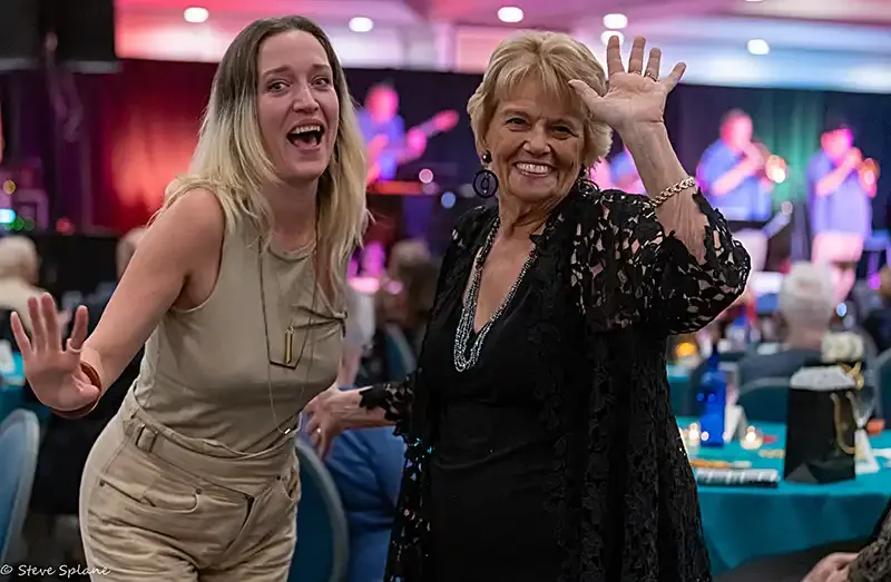 2022 - Joan Dragon and granddaughter