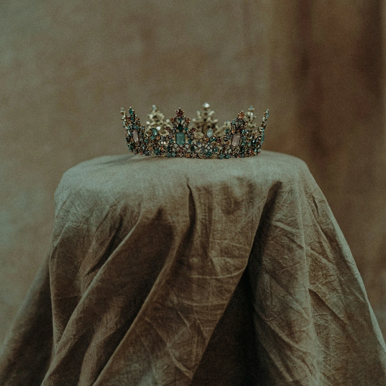 The Anomaly of a Good King