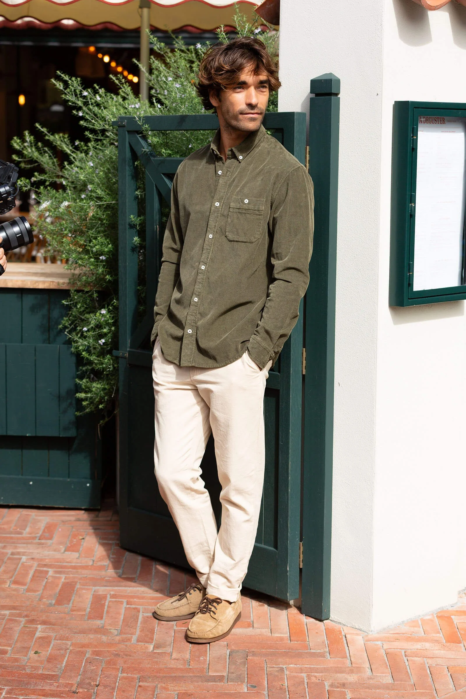chemise-kaki-en-velours-col-classique.jpg