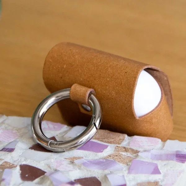 ETUI AIR POD PRO CAMEL 3 2.jpeg