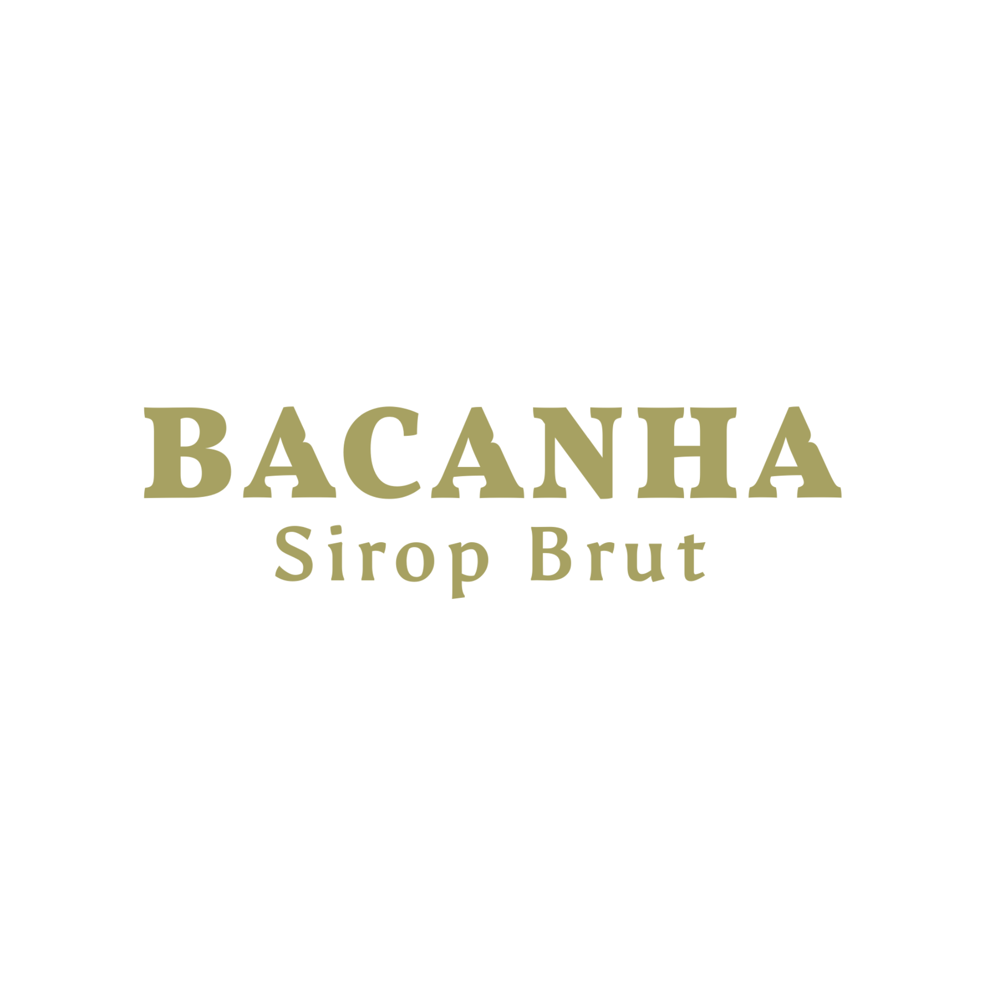 Logo de Bacanha Sirup Brut en doré sur fond blanc et le texte "Bacanha Sirup Brut".