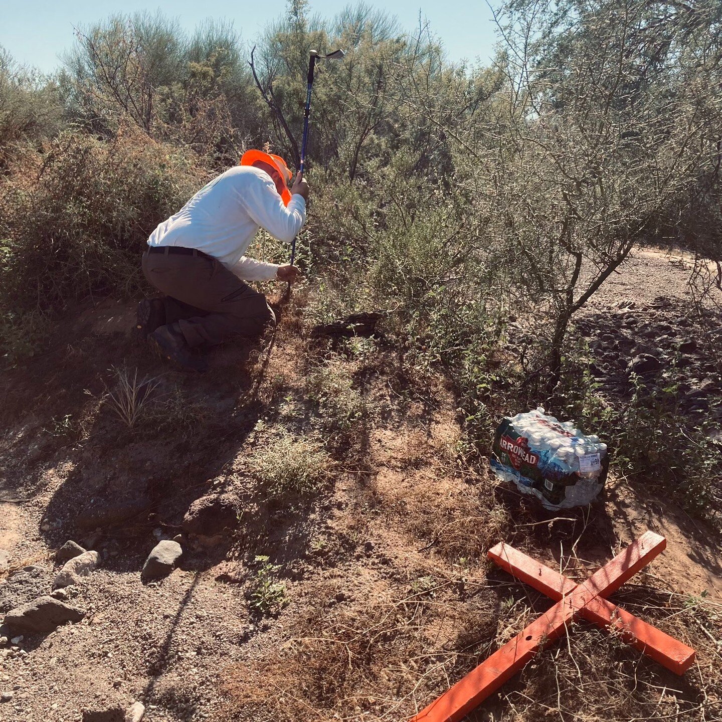 Acts of care in the desert. &ldquo;It&rsquo;s a slow motion genocide.&rdquo; James Holeman @battalionsearchandrescue 

Deaths at the Arizona-Mexico border estimated to be highest ever recorded in 2021 and surveillance technology is pushing people int