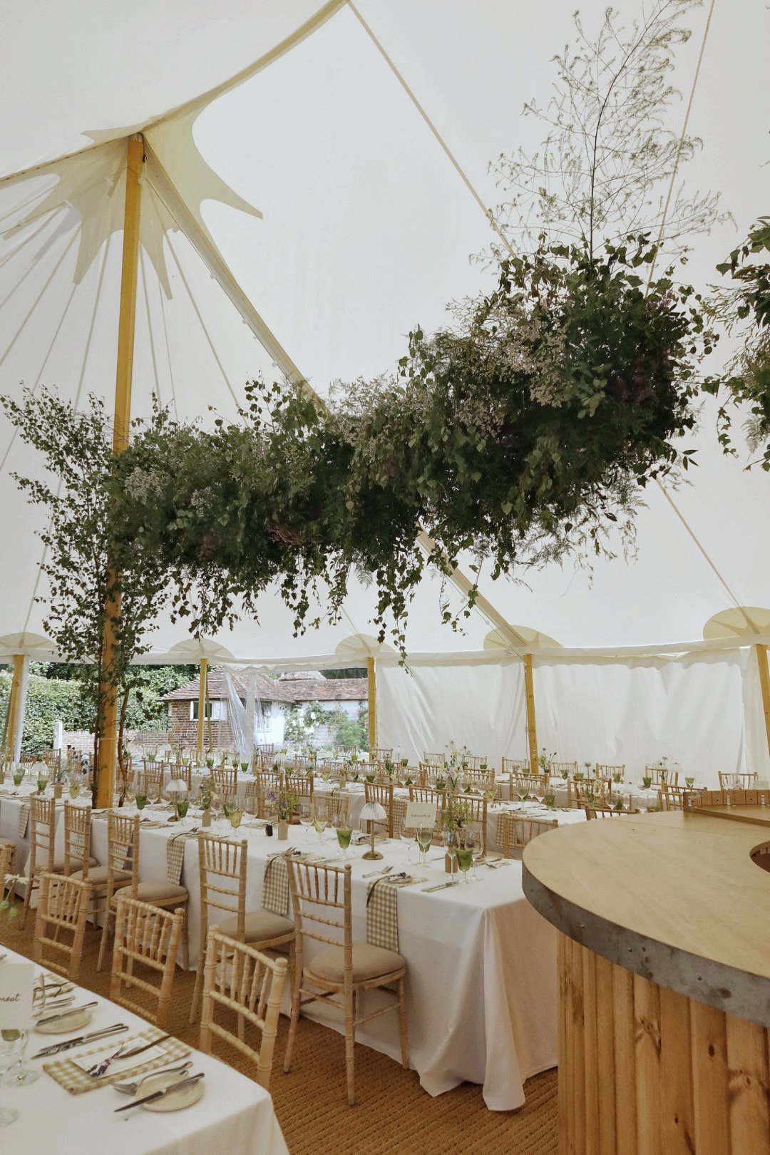 Made-with-Grace-Luxury-Sustainable-Floral-Installations-Wedding.jpg