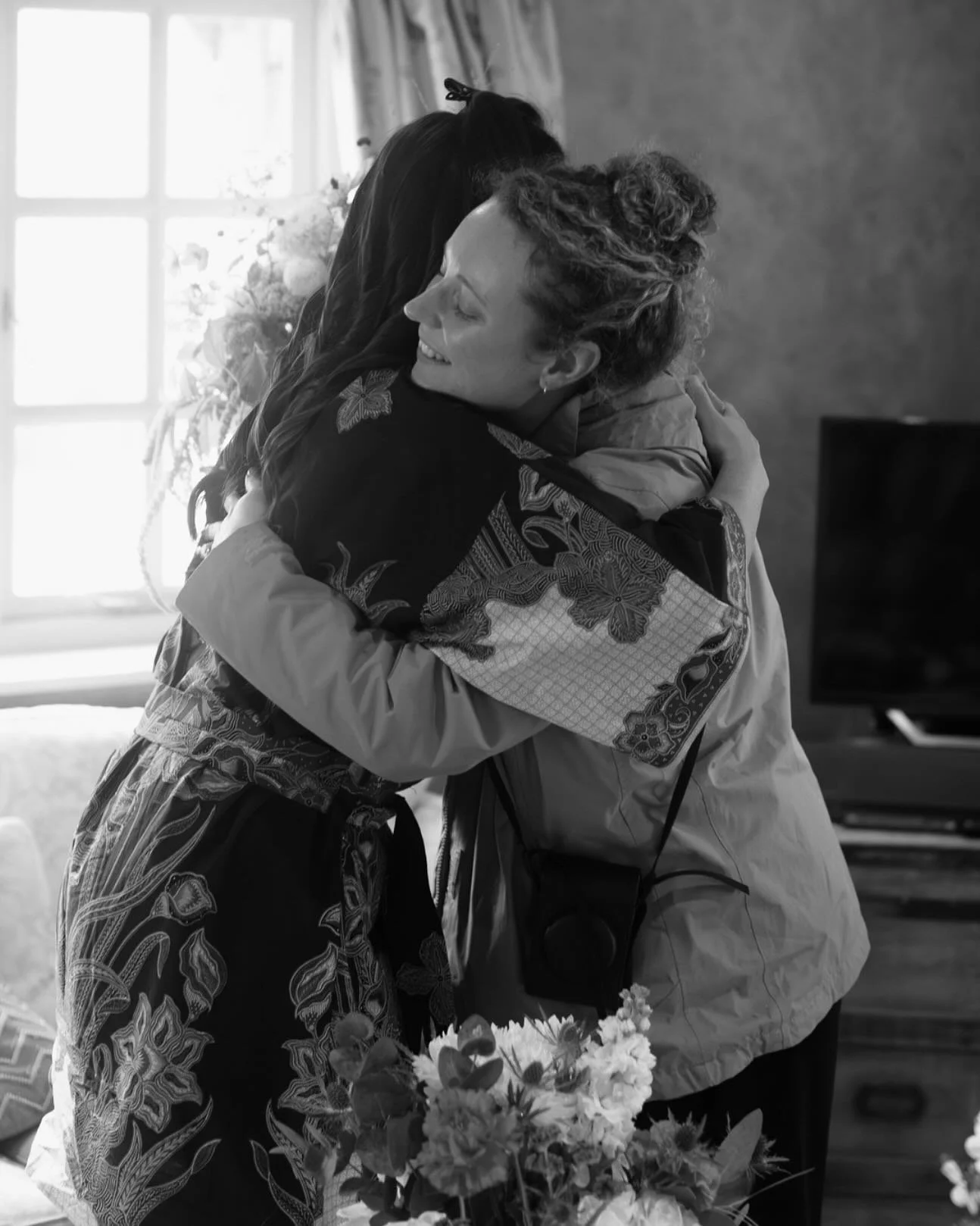 Being this happy 👉 to see you and hand over your bouquet despite being soaked through and all kinds of exhausted for giving your wedding florals everything I got, ladders and rain and huge prep days and all!
⠀⠀⠀⠀⠀⠀⠀⠀⠀
Didn&rsquo;t know I could actua