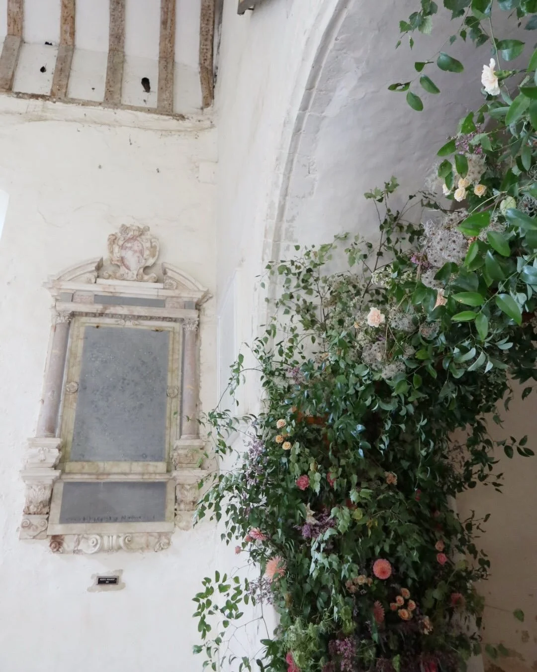 The contrast of walls that have stood for hundreds of years with florals that are a preciously fleeting moment in time ✨ 
⠀⠀⠀⠀⠀⠀⠀⠀⠀
A design from the archives when a bespoke pergola floral installation was crafted to bring colour, softness and framin