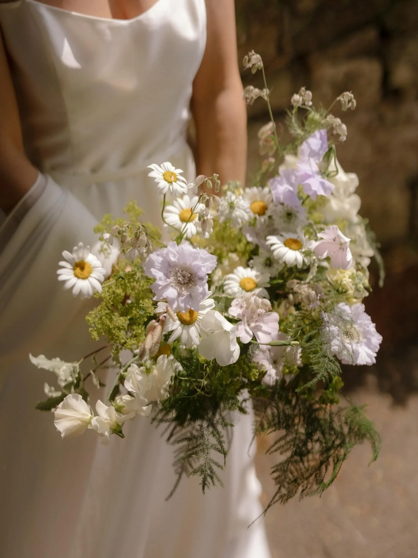 So ready to serve up more whimsical floral drama and delight in 2026 🧚&zwj;♀️🌿✨ 

There&rsquo;s still some space in the diary for this year so if you&rsquo;re ones for leaning into delicate, gardenesque, femme and frilly, seasonal and sustainable w