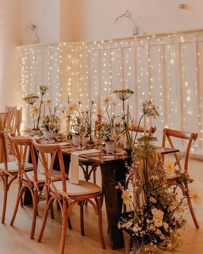 This sunshine and the yellow of the daffodils with their happy little faces popping up all over the land now is just so joyful isn&rsquo;t it?! The colour got me thinking back to the floral styling of this event celebrating the offerings of the March