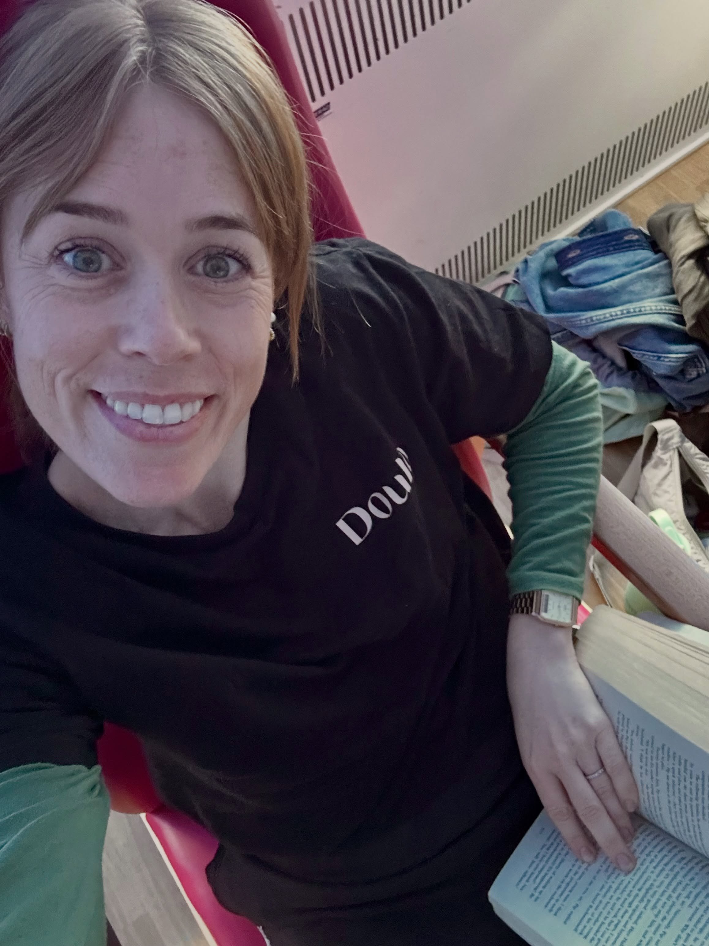 A birth that spans most of a week - a few snaps ✌️🤪

Sometimes my work looks like this 📖 
Pillow, placenta pack and scarf for stabilising in the car for transfer @findthemothers_ 🙌
In a world that&rsquo;s obsessed with fast, give me slooooow 🫖 
T