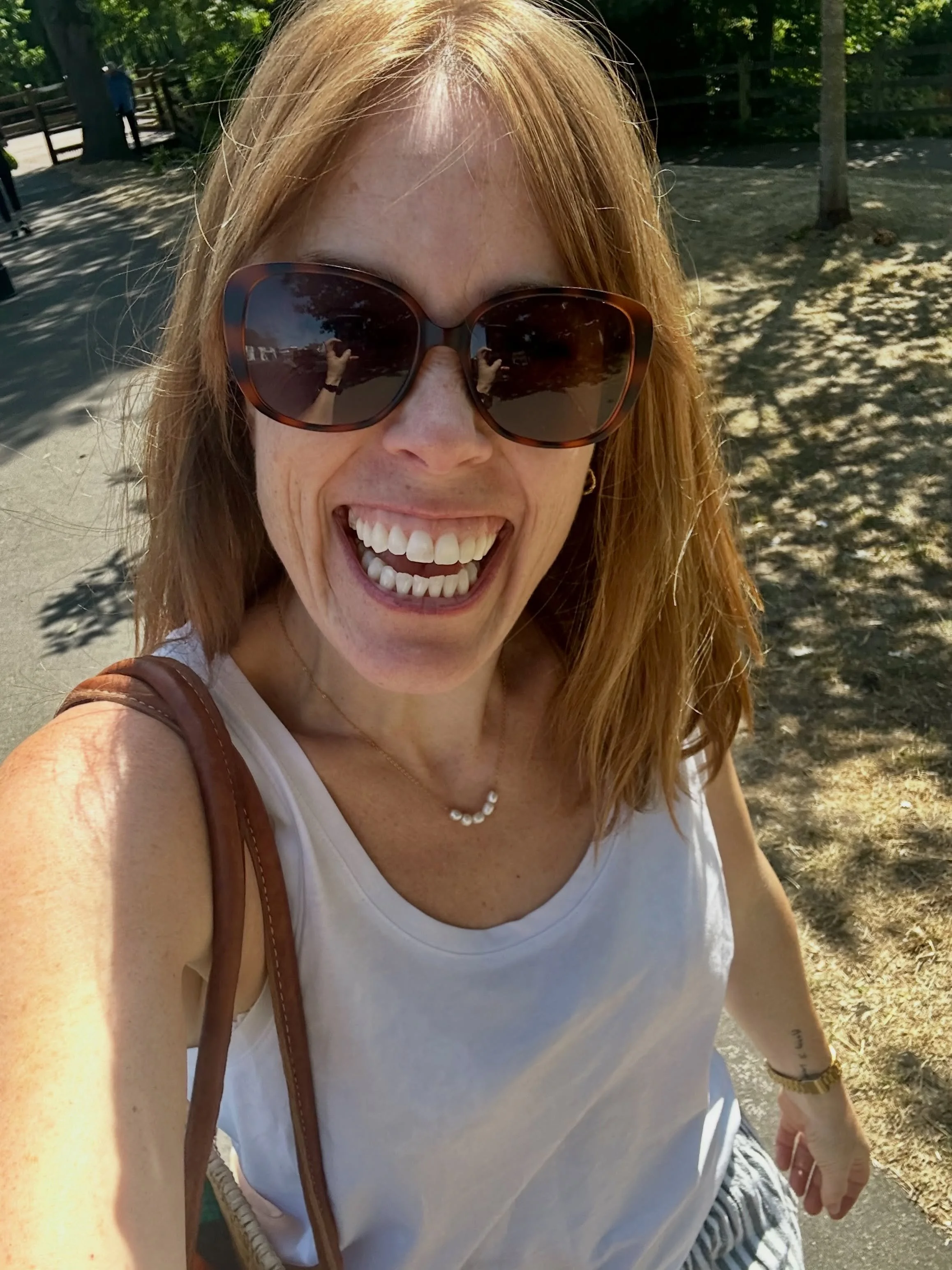 Some of life lately&hellip; leaning into all the joy to counter the juggle!

💕 Joy after seeing my Doula sisters - so happy my top lip disappears
🎭 Me &amp; Mum trip to the theatre - best end of a show I&rsquo;ve seen in ages @wokingtheatre 
🌳 Dou