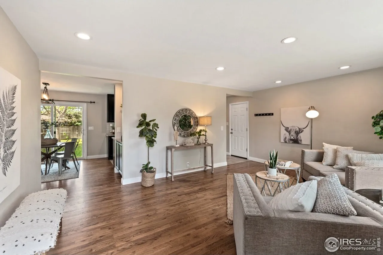noahs-livingroom.png