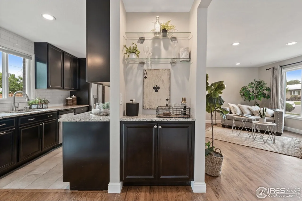 noahs-dining-kitchen.png