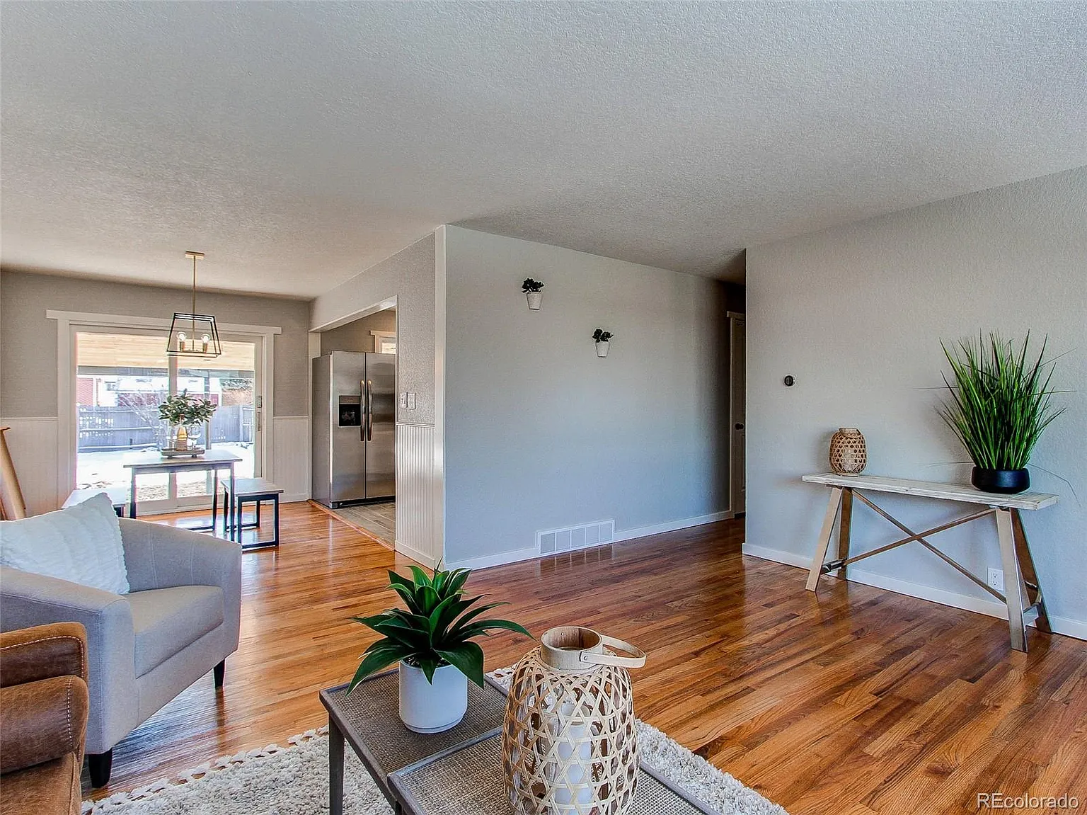 saratoga livingroom2.png