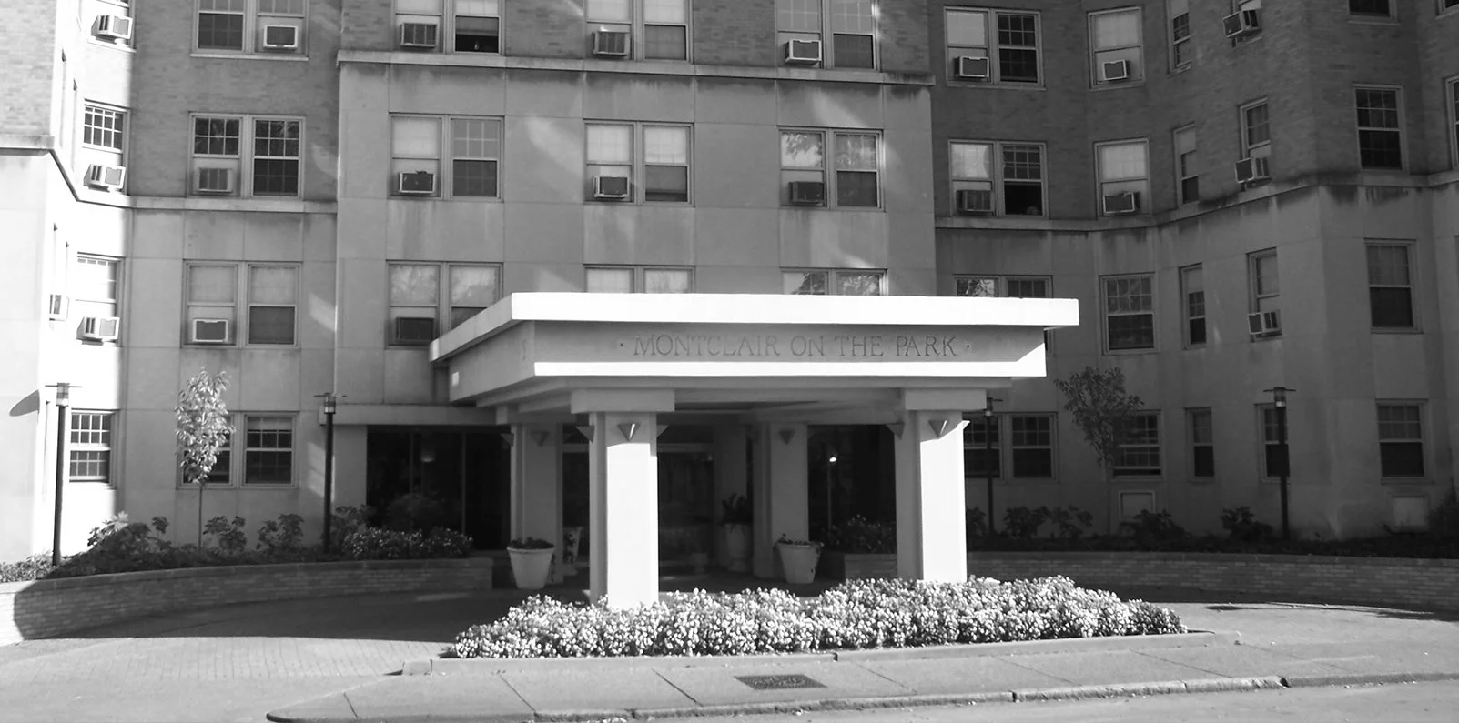  1980's Porte-Cochère 