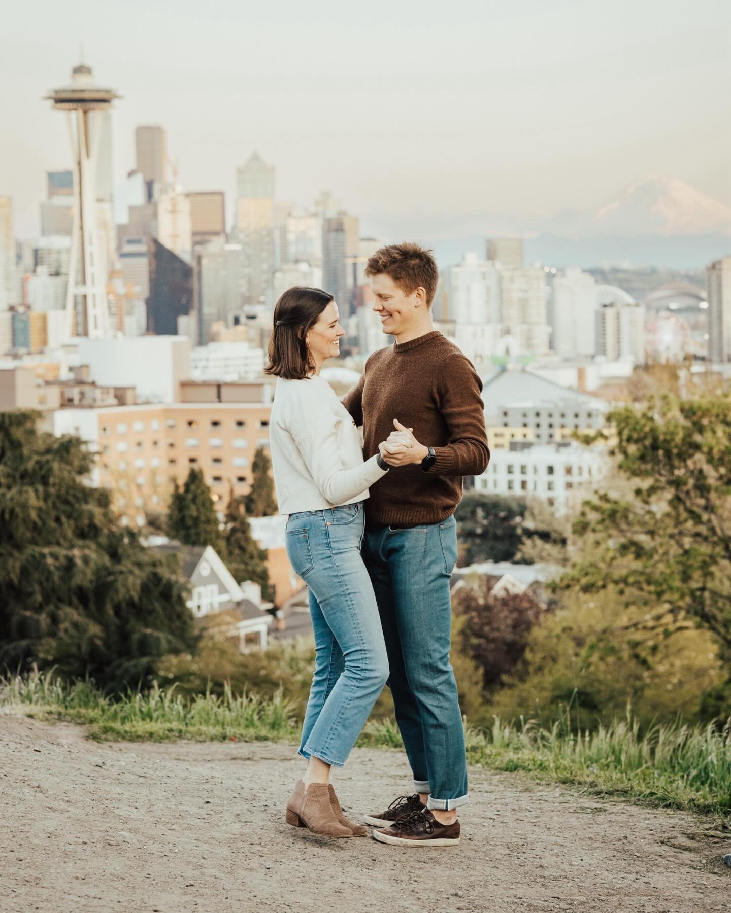 The view of the city skyline at dusk stays undefeated. And when the skies are so clear that Mt. Rainier makes an appearance, you are left with a sight that never gets old.

Those details are meaningful for Lexi and Max&rsquo;s engagement session, as 
