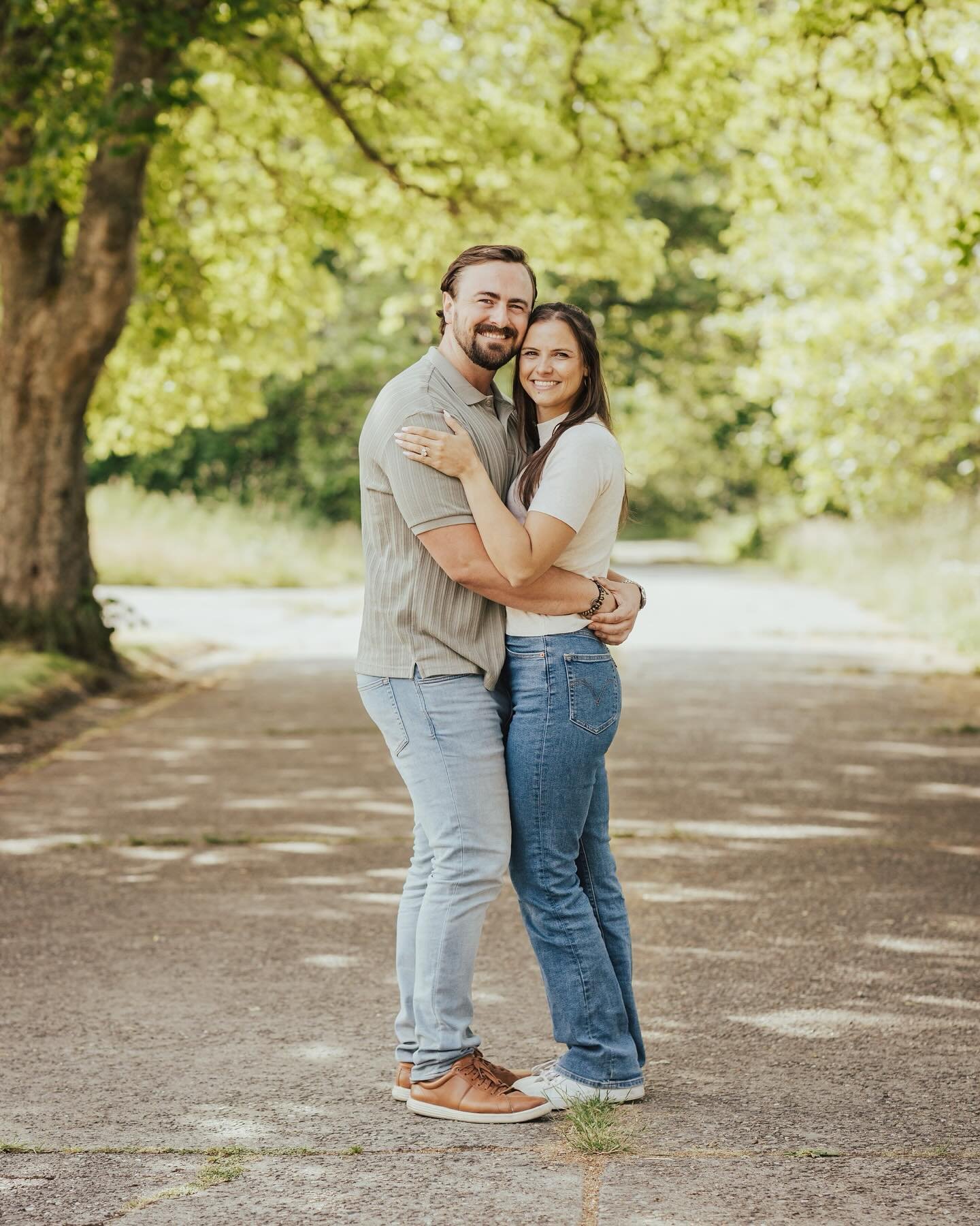 As a couple that has strong roots here in the Pacific Northwest, Sarah and Jon also agree that it&rsquo;s hard to find a better place than Seattle during the summer. Each season has its distinctive look, but that summer vibe is something special. Sar