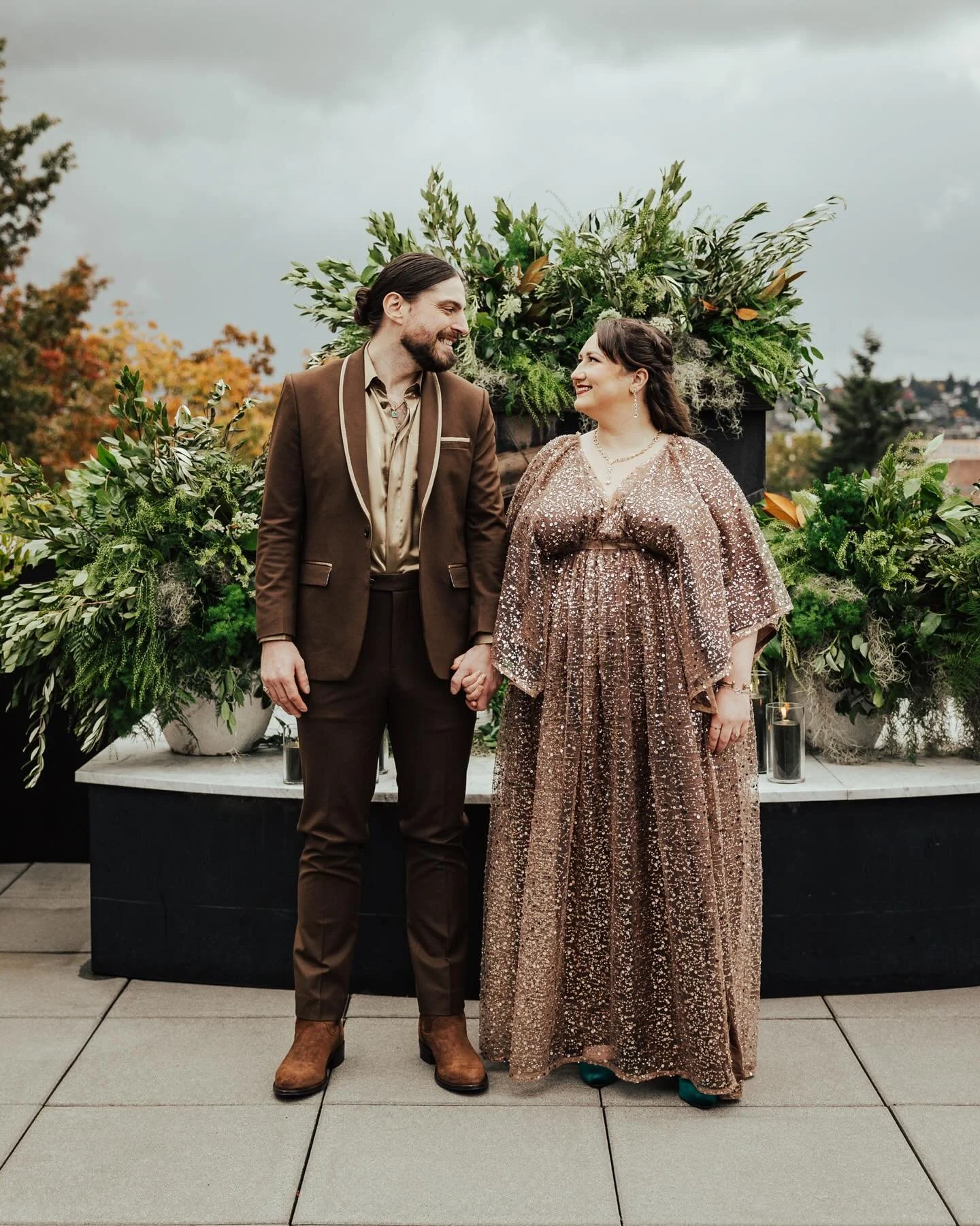 What an honor it was to celebrate Olivia and John&rsquo;s beautiful fall wedding. While the weather can be more unpredictable this time of the year, the fall vibes were in full effect. Here are some sneak peeks from this memorable wedding day at @hot