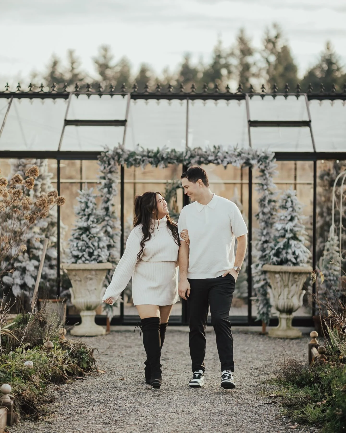 Here are more festive vibes with this holiday session! It&rsquo;s always an honor working with other artists, so shoutout to the talented Leslie @blissful.calligraphy and  Eli for coming through for this one. 
&mdash;
#stevenzhangphotography #seattle