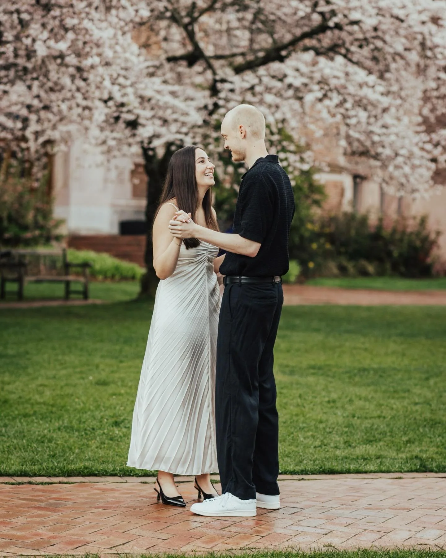 It&rsquo;s almost that time of the year. In fact, I&rsquo;m driving around south Seattle and see the at the cherry blossoms are out at some spots much earlier this year. Here&rsquo;s a look back at Tori and Sam&rsquo;s engagement session last spring 