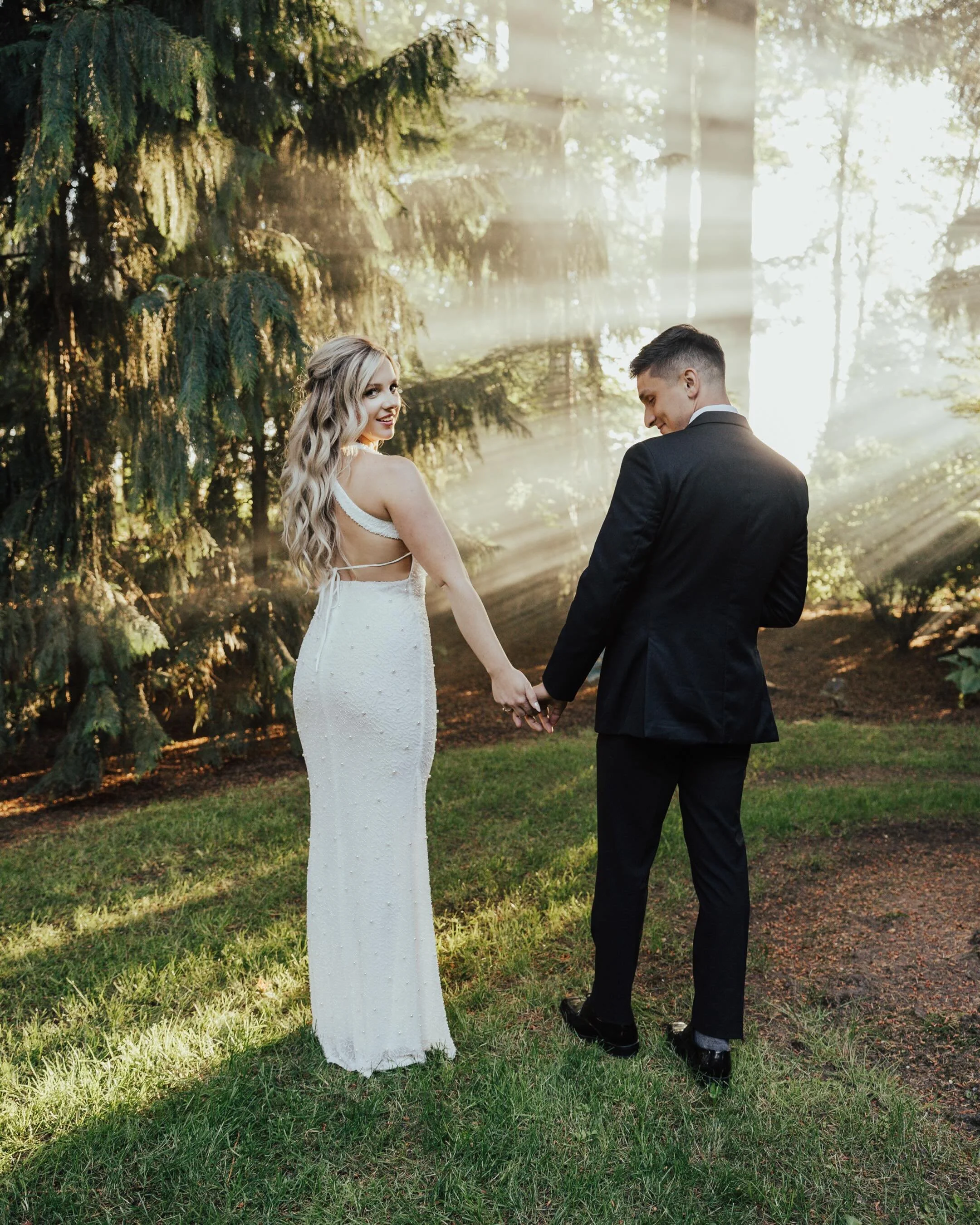 The Pacific Northwest vibes were in full effect for Paige and Austin&rsquo;s wedding celebration at the Evergreen Garden this past weekend. Shades of green, earth tones, and those rays of light during golden hour were insane. 

Venue: @evergreengarde