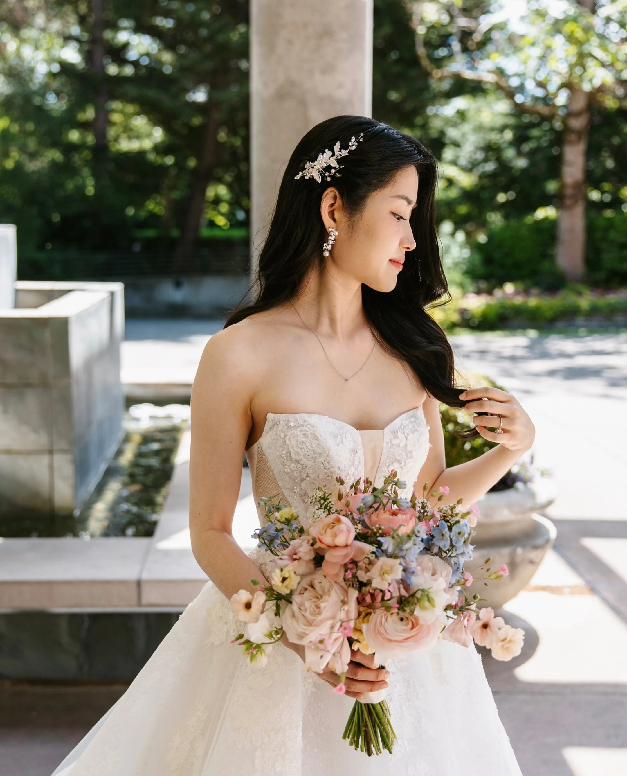Jessica and Kevin&rsquo;s wedding at the Bellevue Club Hotel still holds a special place in my heart. I&rsquo;m finally having some time to highlight some of my favorite moments from their wedding this year. 

Venue: @bellevueclubhotel @bellevueclub 