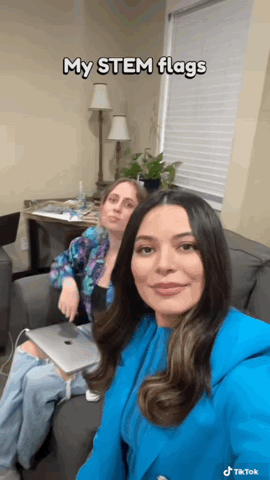 MirandaCosgrove-MySTEMFlags.gif