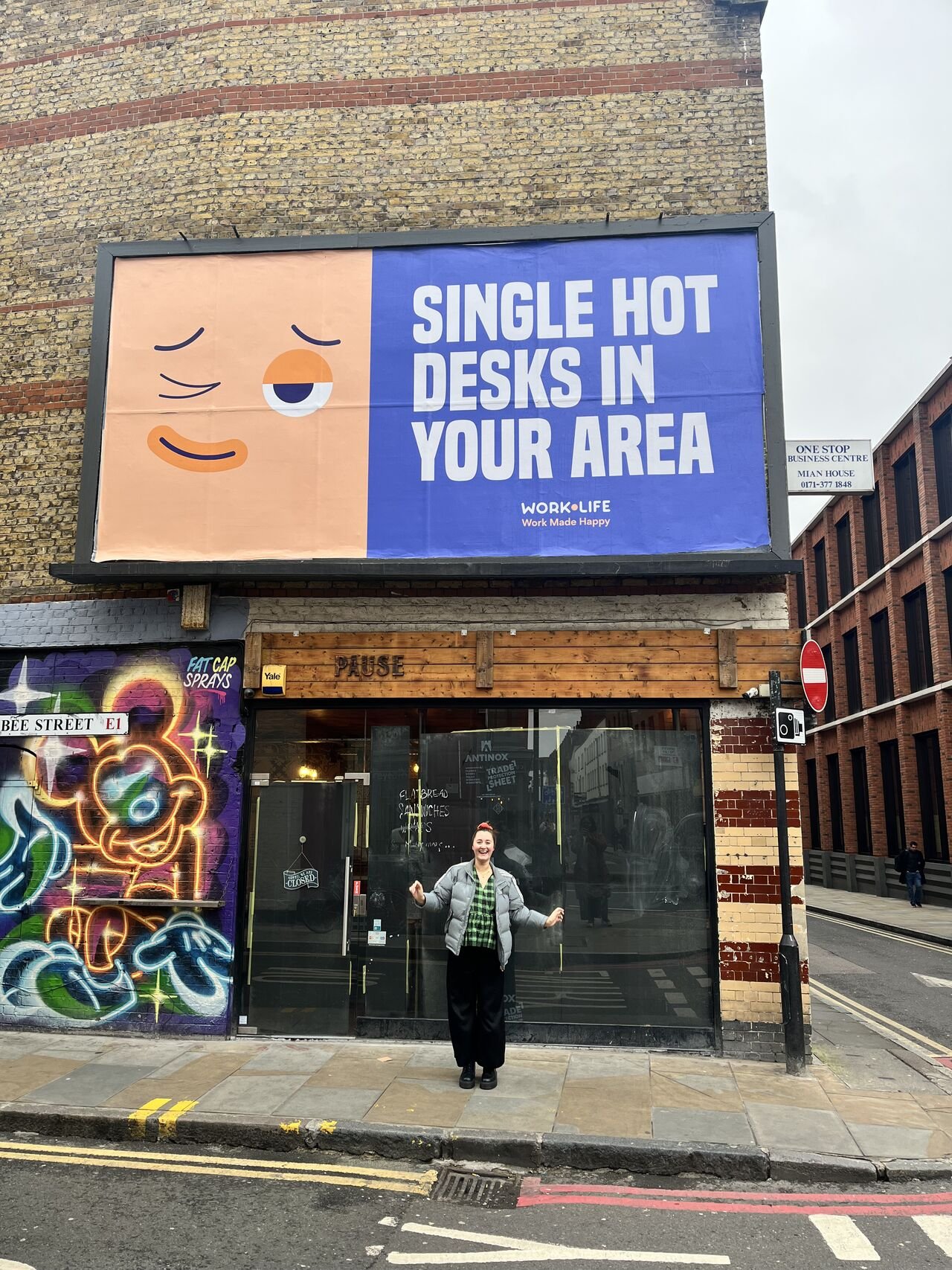 single hot desks.jpeg