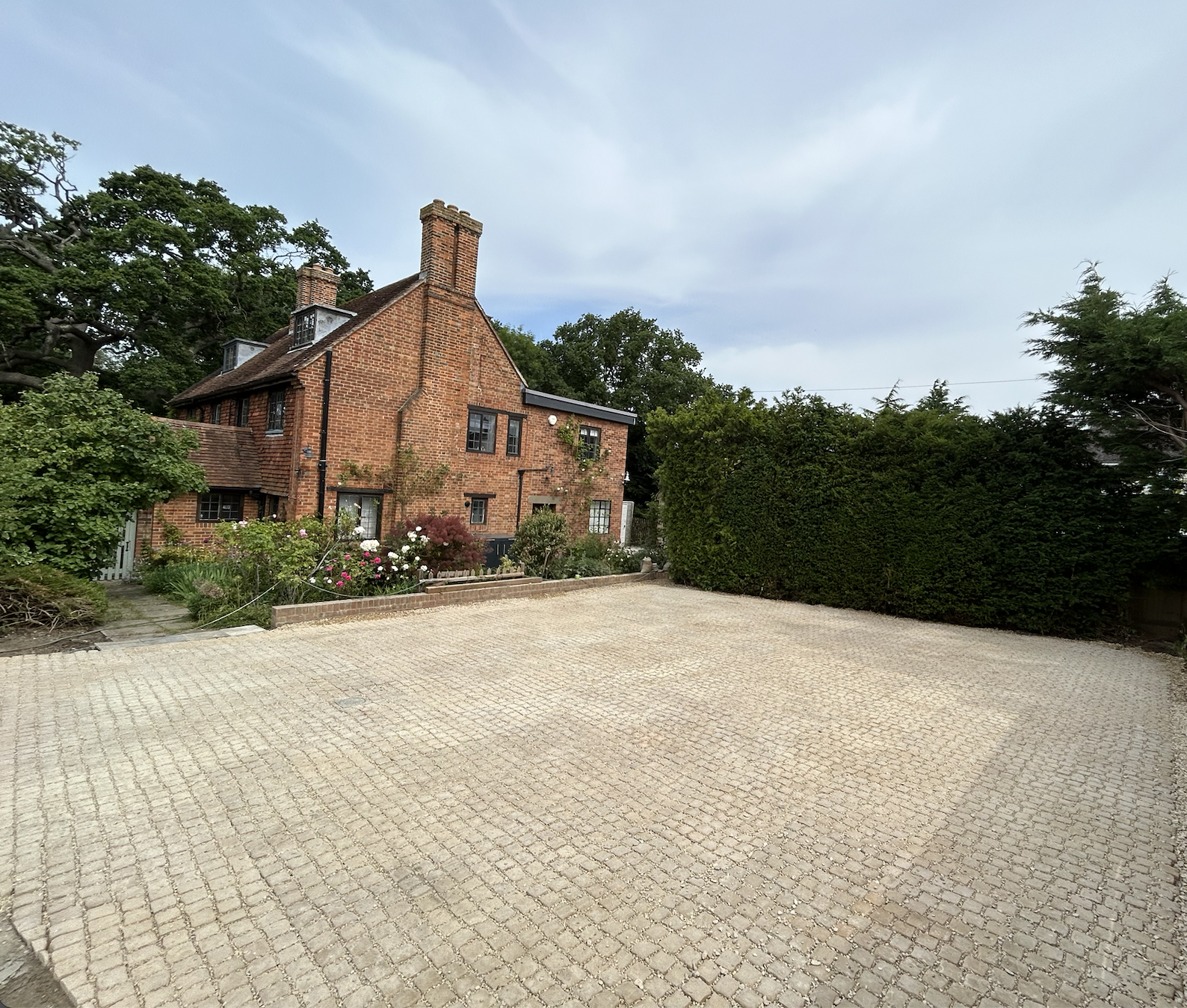 Cobbled patio in Oxford