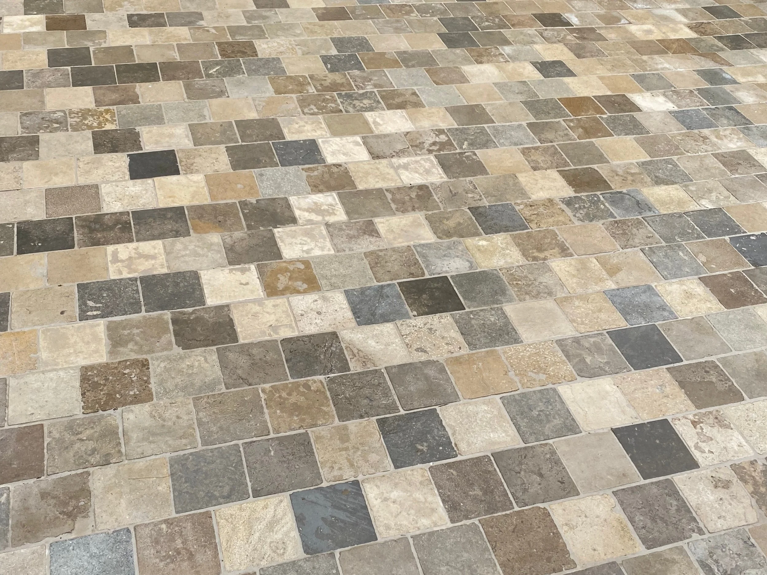 French limestone tiled garden area in Oxford