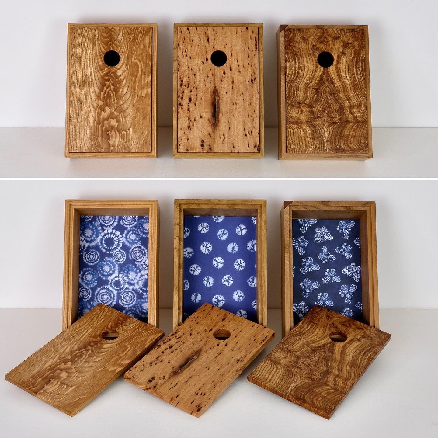 Taps-Aff for summer! Small batch of Keepsake boxes finished this week. Ash / Olive Ash, Oak / Pippy Beech &amp; Elm / Burr Elm (L to R). Blue decoupage paper really makes the tones pop. 
#sfmamembers #scottishfurnituremakersassociation #woodwork #woo