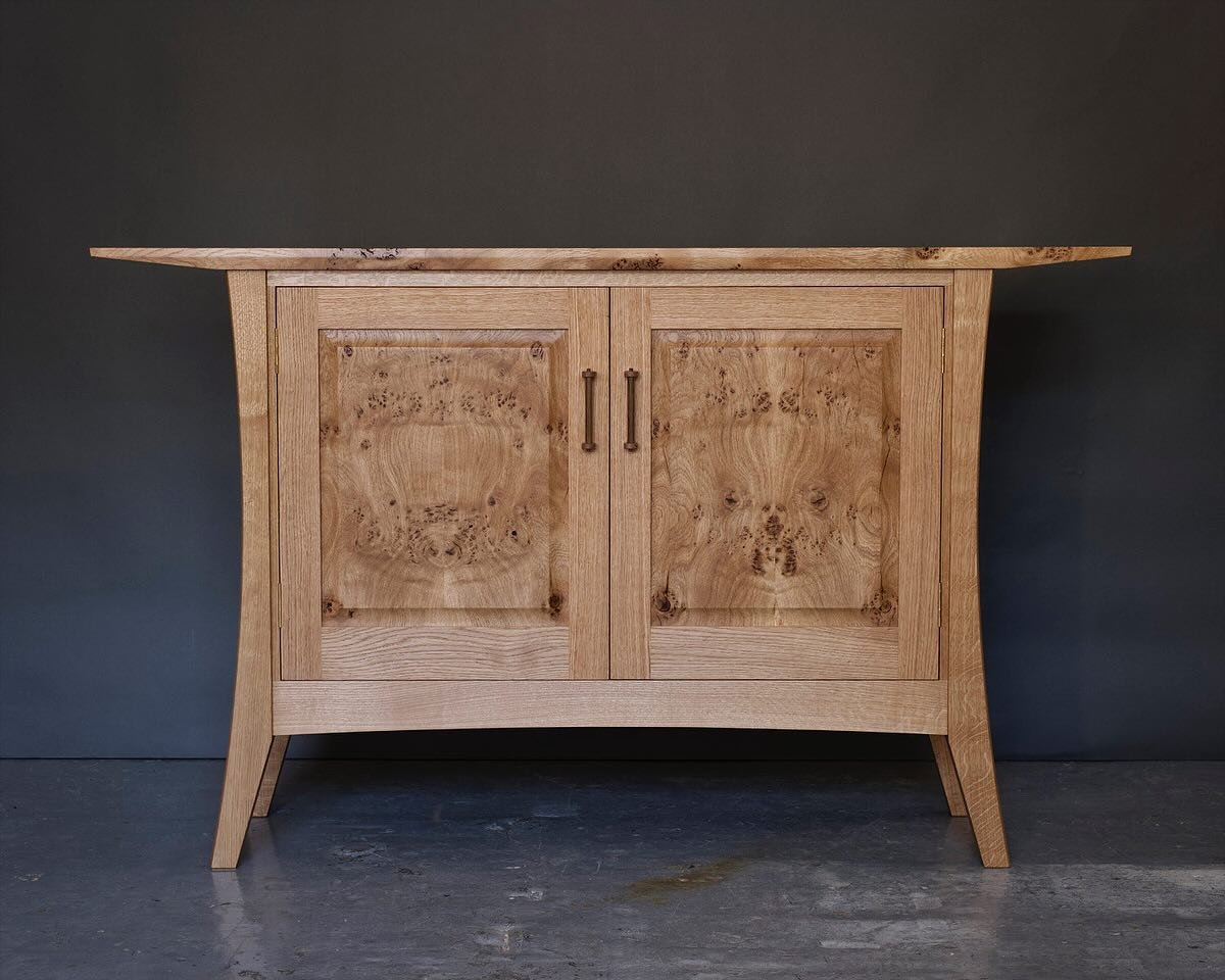Finished sideboard - Pippy Oak and oak. Together with the Pippy Oak console table these two pieces formed a really enjoyable and challenging commission. 
#woodwork #woodworking #furnituremaker #furnituremaking #craftmanship #sfmamembers furniture des
