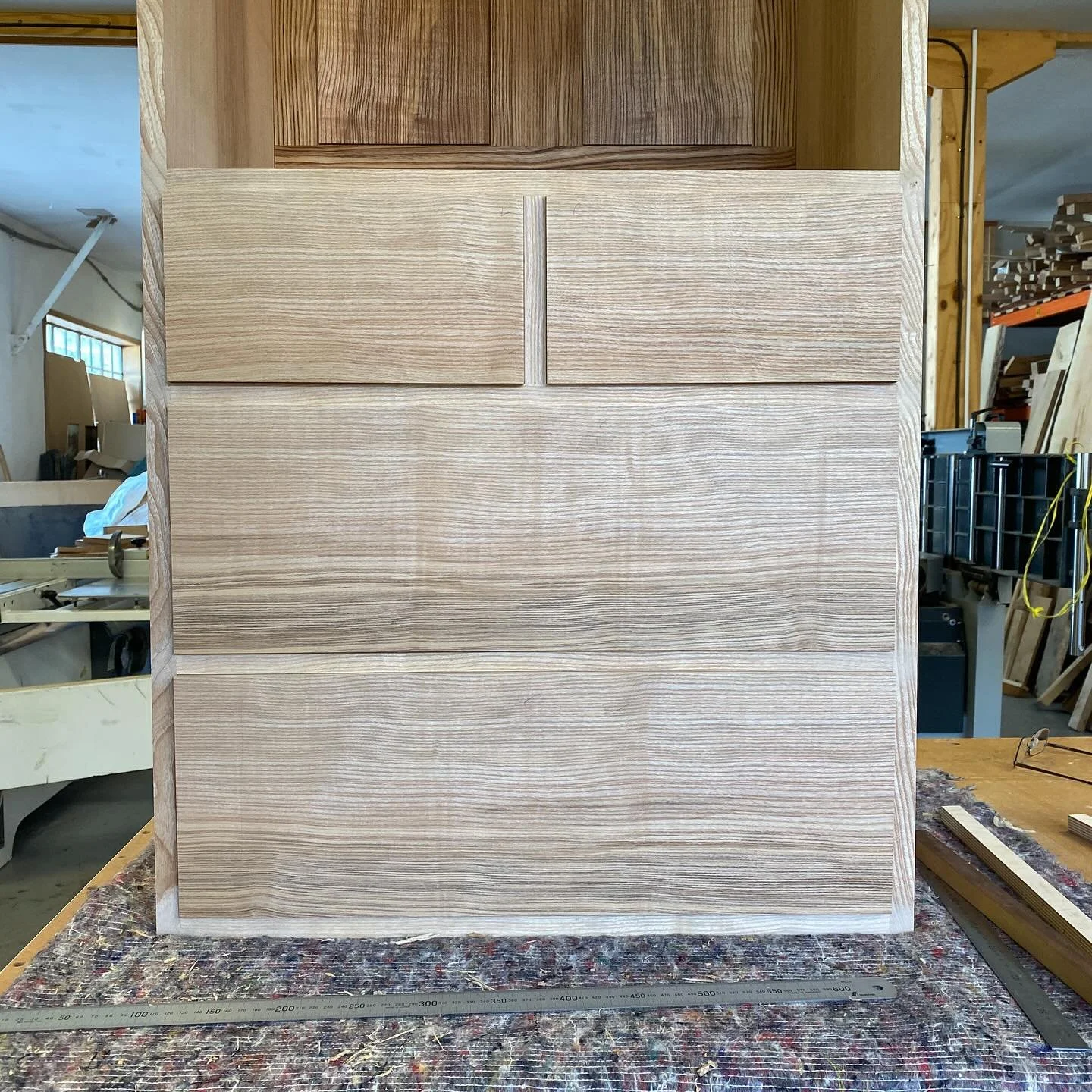Working on an Ash cabinet at the moment. Getting a nice fit for the drawer fronts&hellip; 
#sfmamembers #woodwork #woodworker #cabinetmaker #furnituredesign #designermaker