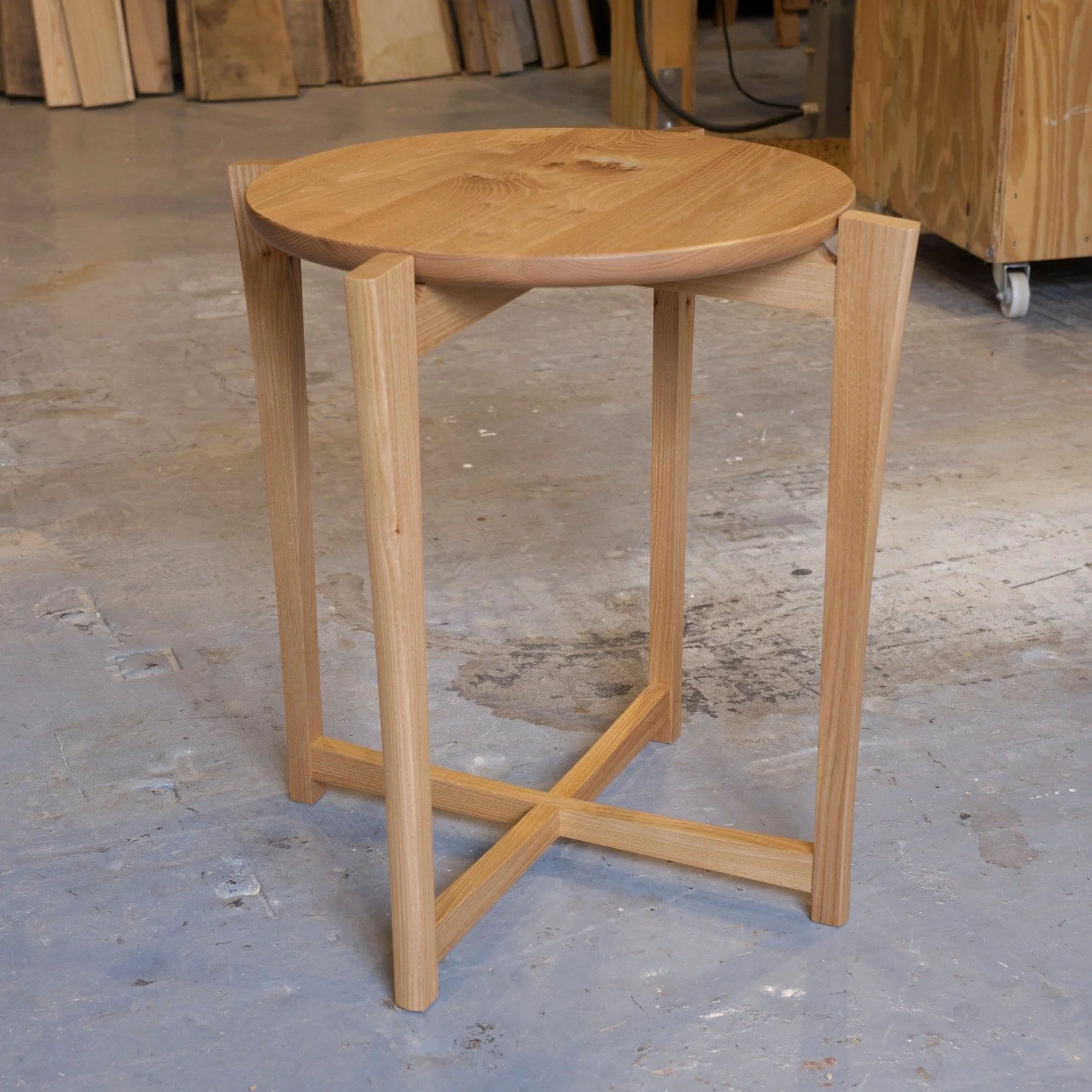 Its Peebles Woodmarket this weekend as usual I'm last minute getting organised. I just finished this Elm side table this afternoon ready for the show.

I'll be exhibiting a selection of furniture and some smaller pieces too. Also taking part are fell