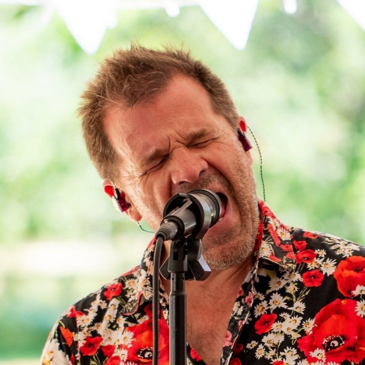 Lead singer function band