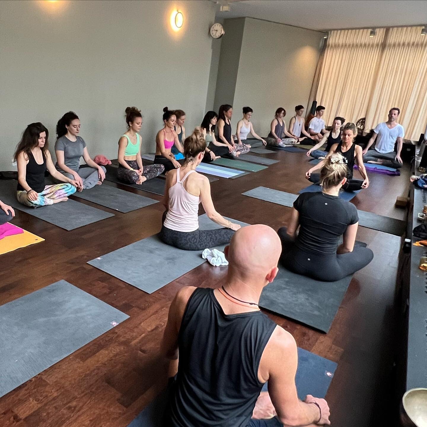 One way to understand&hellip;&hellip; feel inside the Body.
Meditation is the crown of Yoga practices.
Great strong group at friday fire class.thank you for coming and Happy Weekend 🌺