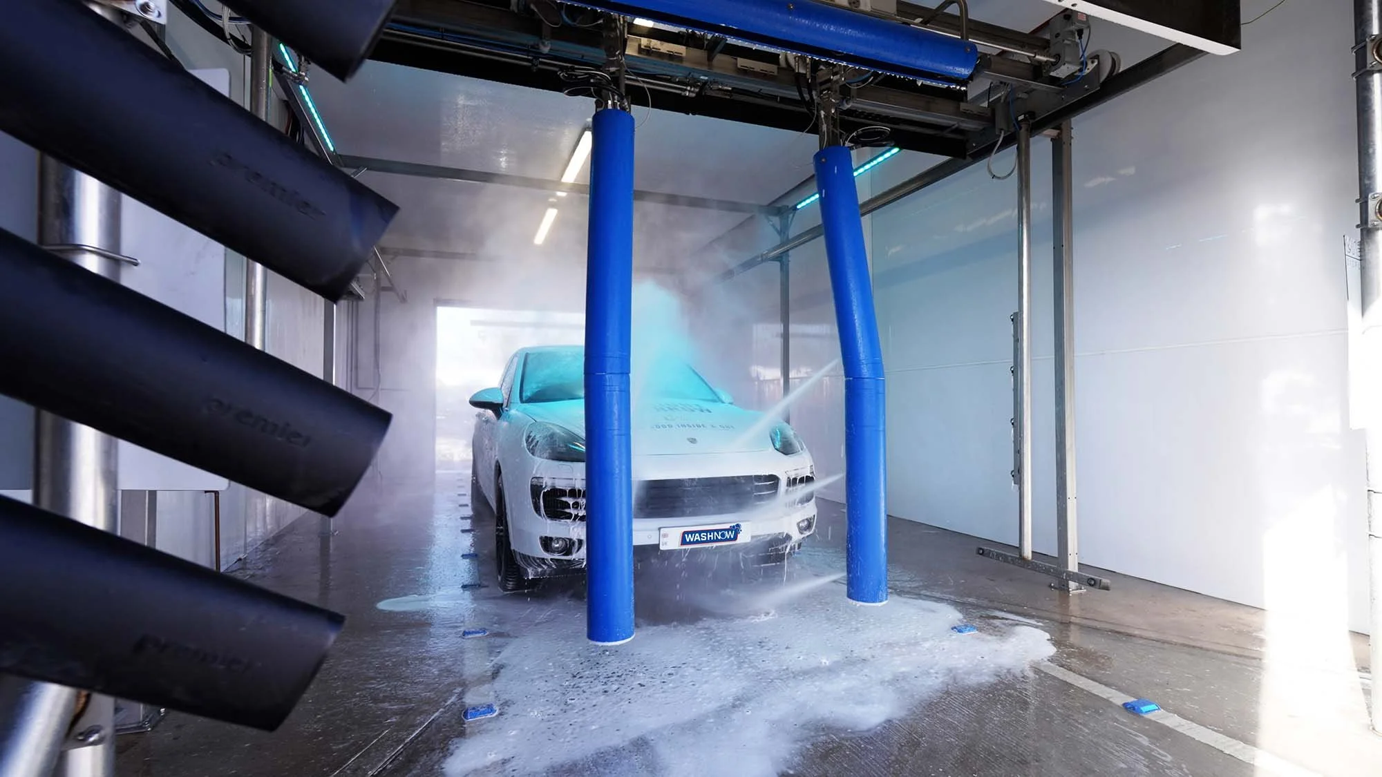 The Advantages of a Contactless Car Wash for Cars with PPF and Vehicle Wrapping — Wash Now