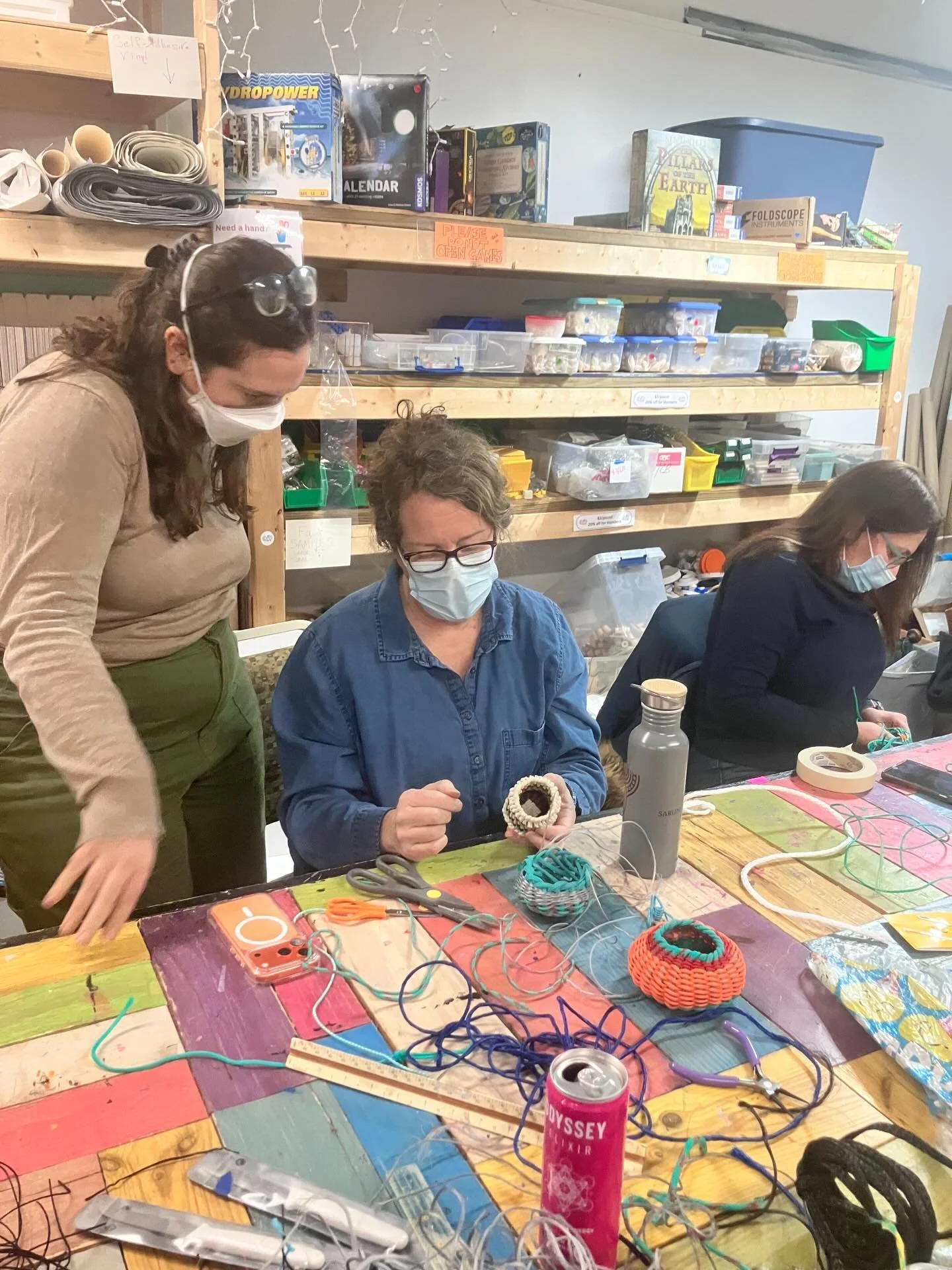 Thank you for your wonderful teaching, @menderqueer 
The class participants loved learning how to weave baskets with repurposed fishing gear!