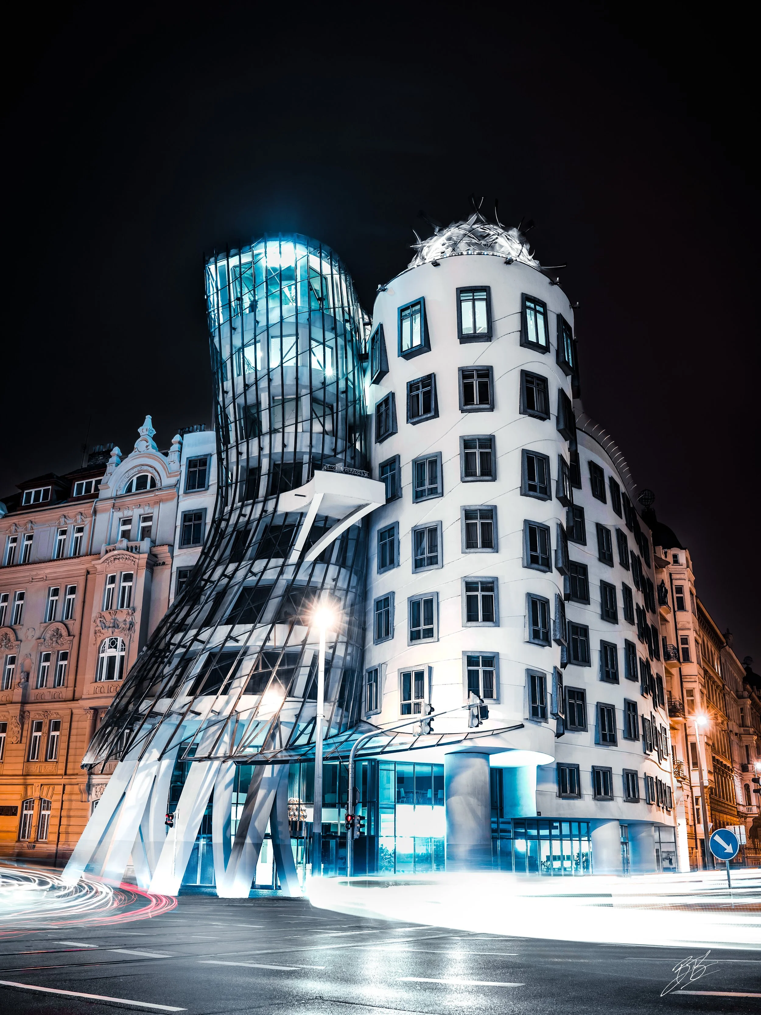Dancing House-Prague FB-3.jpg